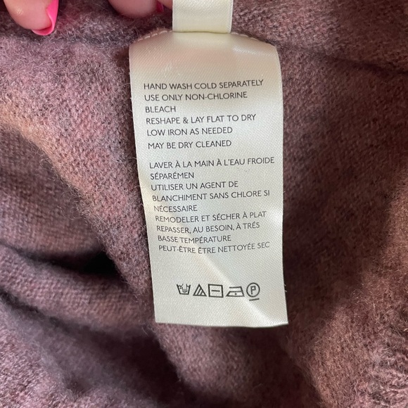 Free People Cashmere V Neck Sweater Mauve size Small So Soft! - Picture 6 of 7